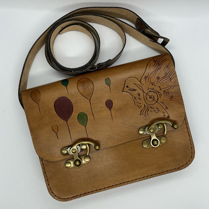 Music hand bag chic made of natural leather